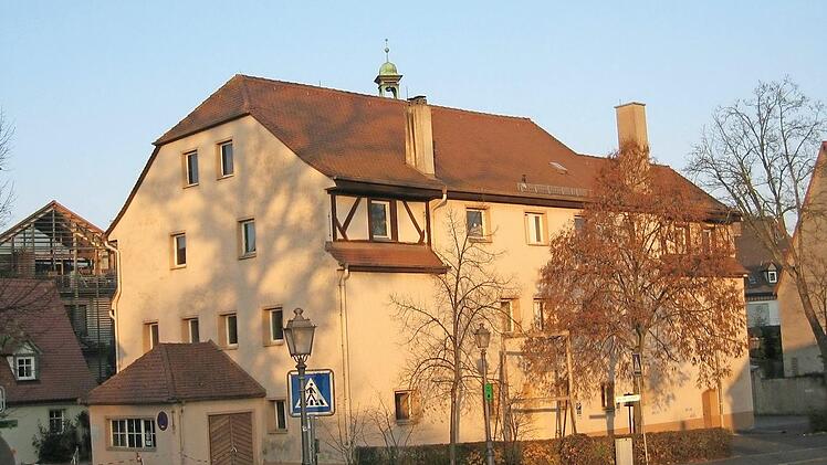 Im Kommunbrauhaus wurde 1921 eine "rentierliche Gemeindeanstalt" eingerichtet. Fotos: Welker (Archiv)