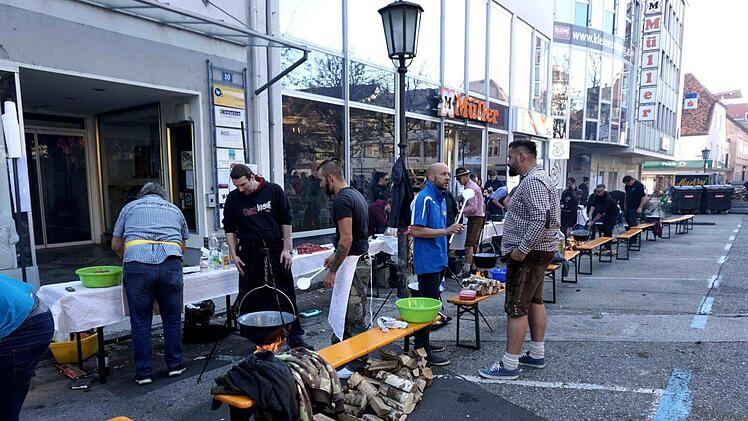 Auf dem Weiherplatz dampften 25 Kessel