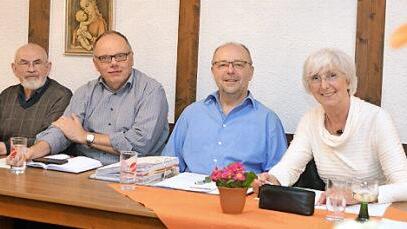 Seit 21 Jahren, also seit Vereinsgründung, ist das Vorstandsteam des Backofenvereins unverändert (von links): Kassier Georg Christoph, 2. Vorsitzender Michael Roth, Vorsitzender Siegmar Mahlmeister und Schriftführerin Maria Schmitz.  Foto: Peter Rauch