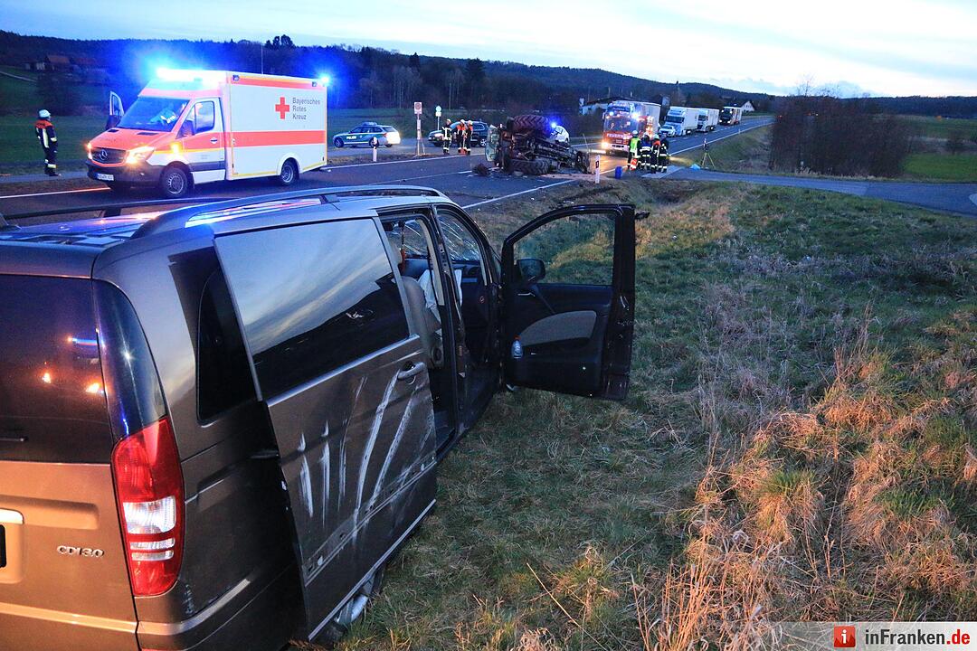 Hafenpreppach: Pkw kollidiert mit Traktor