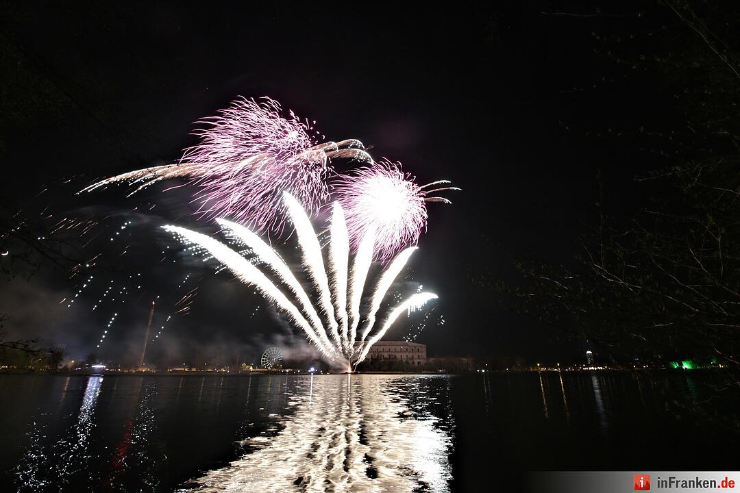 Abschlussfeuerwerk Volksfest Nürnberg