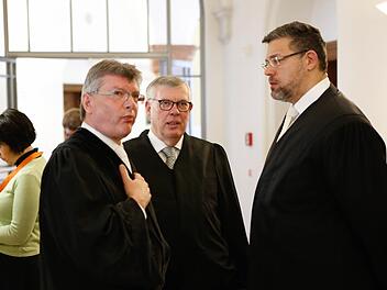 Oberstaatsanwalt Bernhard Lieb (links) forderte die Höchststrafe von 15 Jahren für Heinz W. Archivfoto: Matthias Hoch