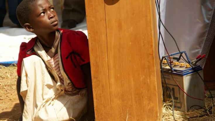 Das Mikrofon wird mit einer Autobatterie betrieben. Foto: Reinmann