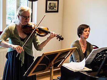 Reichlich Beifall gab es für das Duo Kathrein beim Gastspiel in Elsa.Foto: Jochen Berger