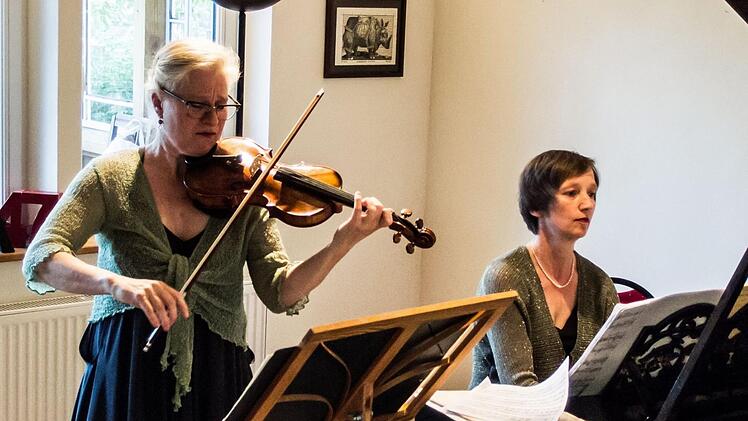 Reichlich Beifall gab es für das Duo Kathrein beim Gastspiel in Elsa.Foto: Jochen Berger