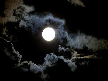Vollmond sorgt für schlechten Schlaf - Mythos oder Tatsache?