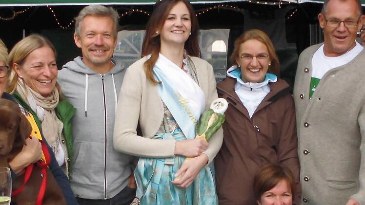 Kein Krenlauf ohne die Krenkönigin Christine (Mitte).