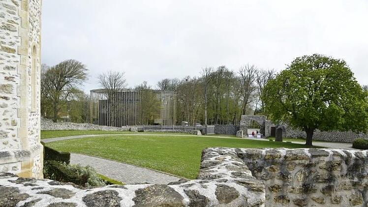 Das Elisabethanische Theater im Schlosspark von Hardelot in Frankreich diente als Inspiration für die Coburger Globe-Pläne. Im April reisten Vertreter der Globe-Coburg GmbH an die französische Kanalküste, um sich zu informieren. Foto: Michael Stoschek