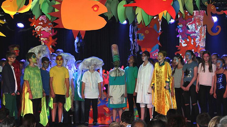 Die Chorklassen begeisterten mit ihrer musikalischen Darbietung.Günther Geiling