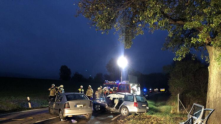 Im Strullendorfer Ortsteil Leesten wurden am Montag zwei Menschen bei einem Unfall eingeklemmt. Foto: News5/Merzbach