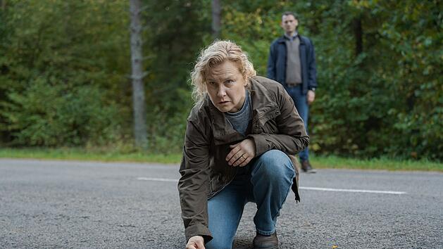 Bei ihren Nachforschungen stoßen die Ermittlerin Hannah (Eva Melander) und ihr Chef Gordon (Hannes Fohlin) auf Spuren des Unfalls, der in Folge eins der Nordic-Noir-Serie eine Reihe von Ereignissen in Bewegung setzt ...