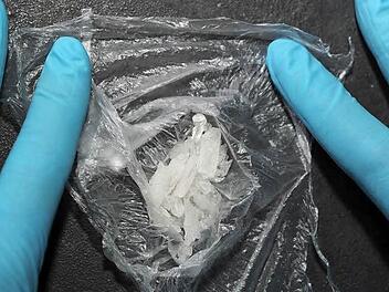 Wegen der  unerlaubten Einfuhr von   Crystal  Speed  von Tschechien nach  Deutschland wurde ein  43-Jähriger  aus dem   Landkreis zu einer Gefängnisstrafe von zwei Jahren und  drei  Monaten  verurteilt. Foto: dpa