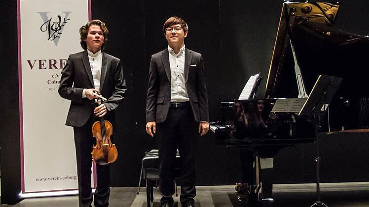 Der Geiger Elin Kolev und der Pianist Uram Kim gastierten beim Coburger "Verein".Foto: Jochen Berger