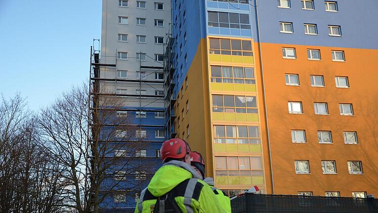 Sturmtief Friederike sorgte in Erlangen für 30 Einsätze der Feuerwehren. Bäume stürzten um, in einem Fall musste ein Gerüst gesichert werden. Foto: Feuerwehr Erlangen