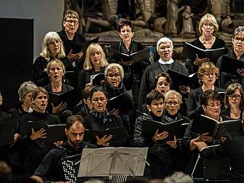 Traditionsreicher Chor: Der Sängerkranz Coburg von 1843 war 1862 Gründungsmitglied des Deutschen Sängerbundes. Seit 2006 ist Marius Popp Dirigent des Chores, der regelmäßig gemeinsam mit dem Dekanatschor Kronach auftritt.Foto: Archiv/Jochen Berger