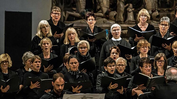 Traditionsreicher Chor: Der Sängerkranz Coburg von 1843 war 1862 Gründungsmitglied des Deutschen Sängerbundes. Seit 2006 ist Marius Popp Dirigent des Chores, der regelmäßig gemeinsam mit dem Dekanatschor Kronach auftritt.Foto: Archiv/Jochen Berger
