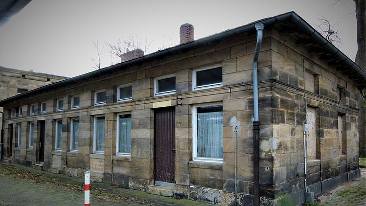 Neben dem ehemaligen Empfangsgebäude des Bahnhofes Neuenmarkt-Wirsberg wird auch das Sozialgebäude umfassend saniert. Die Arbeiten dazu werden gegenwärtig ausgeschrieben und in Kürze vom DDM-Zweckverband vergeben. Werner Reißaus