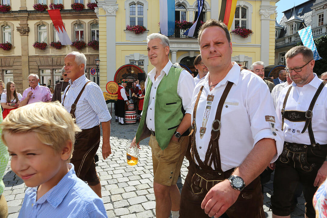 Eröffnung der Kulmbacher Bierwoche mit Büttnertanz und Bieranstich; Foto: Barbara Herbst