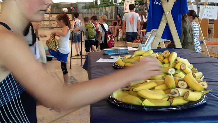 Zur Stärkung gab es Bananen.  Foto: Daniel Ruppert