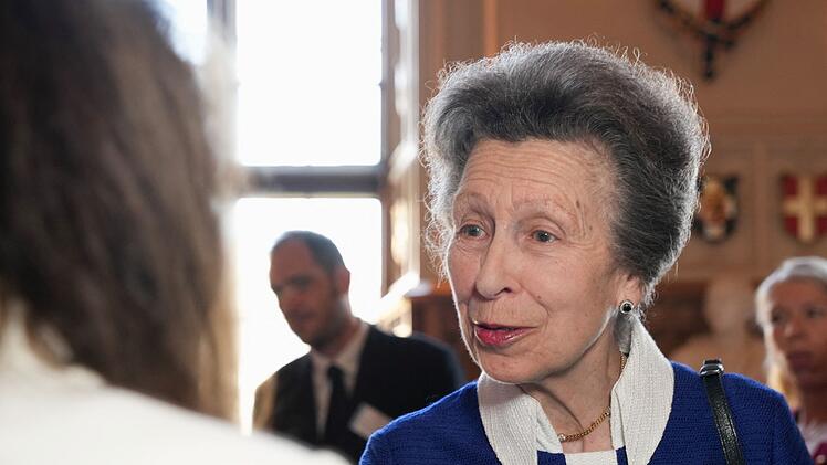 Obwohl sie als Zwietgeborene wohl nie auf dem britischen Thron sitzen wird, arbeitet Prinzessin Anne fleißiger für die Krone als alle ihre Verwandten.