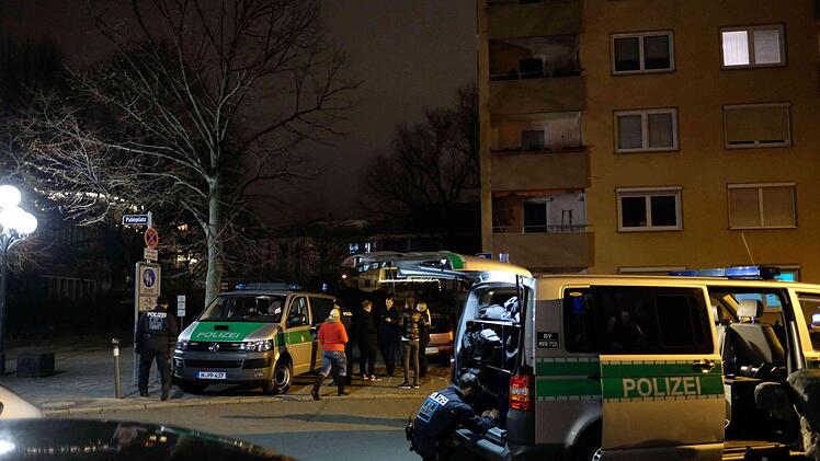 Das Sicherheitsgefühl der Nürnberger hat in den letzten vier Jahren deutlich abgenommen. Vier von fünf Frauen haben Angst, nachts alleine durch den Park zu gehen.  Symbolbild: NEWS5/Desk