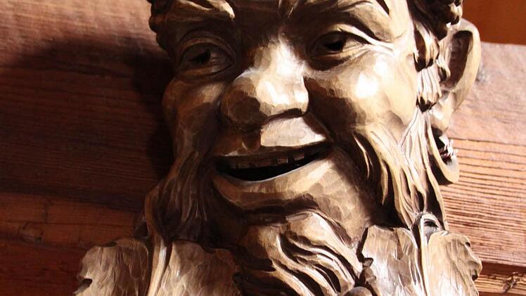 Ein geschnitzter Bacchus des Staffelsteiner Holzbildhausers Simeoni.