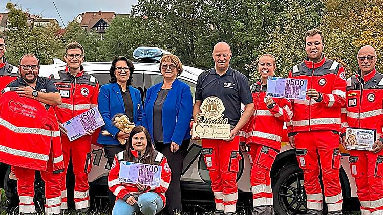 HvO-Gruppe Burkardroth zusammen mit Pr&auml;sidentin Astrid Schmitt-Diehl und Sandra Groten, beide Lions Club Bad Kissingen.Pascal Dluhosch