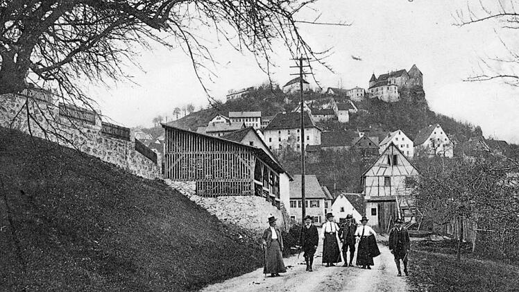 Ansichtskarte von Egloffstein 1913 mit einigen Urlaubern beim Spaziergang Repro: Reinhard Löwisch