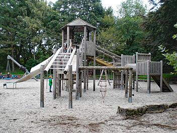 Brand auf Spielplatz