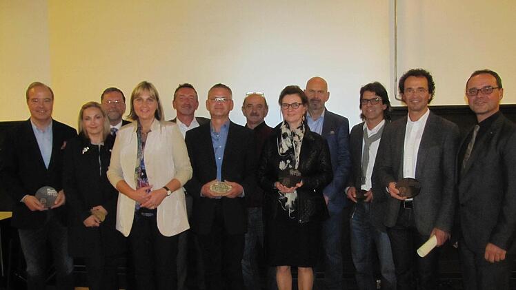 Die Gemeinschaft Stadtbild Coburg und die Stadt Coburg zeichneten zahlreiche Hauseigentümer für gelungene und denkmalgerechte Haussanierungen in Coburg aus. Foto: Martin Koch