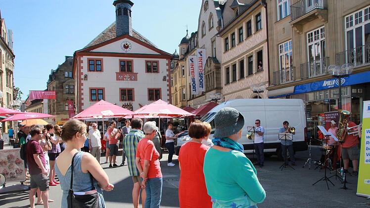 Impression vom Flashmob in Bad Kissingen. Foto: Johannes Schlereth