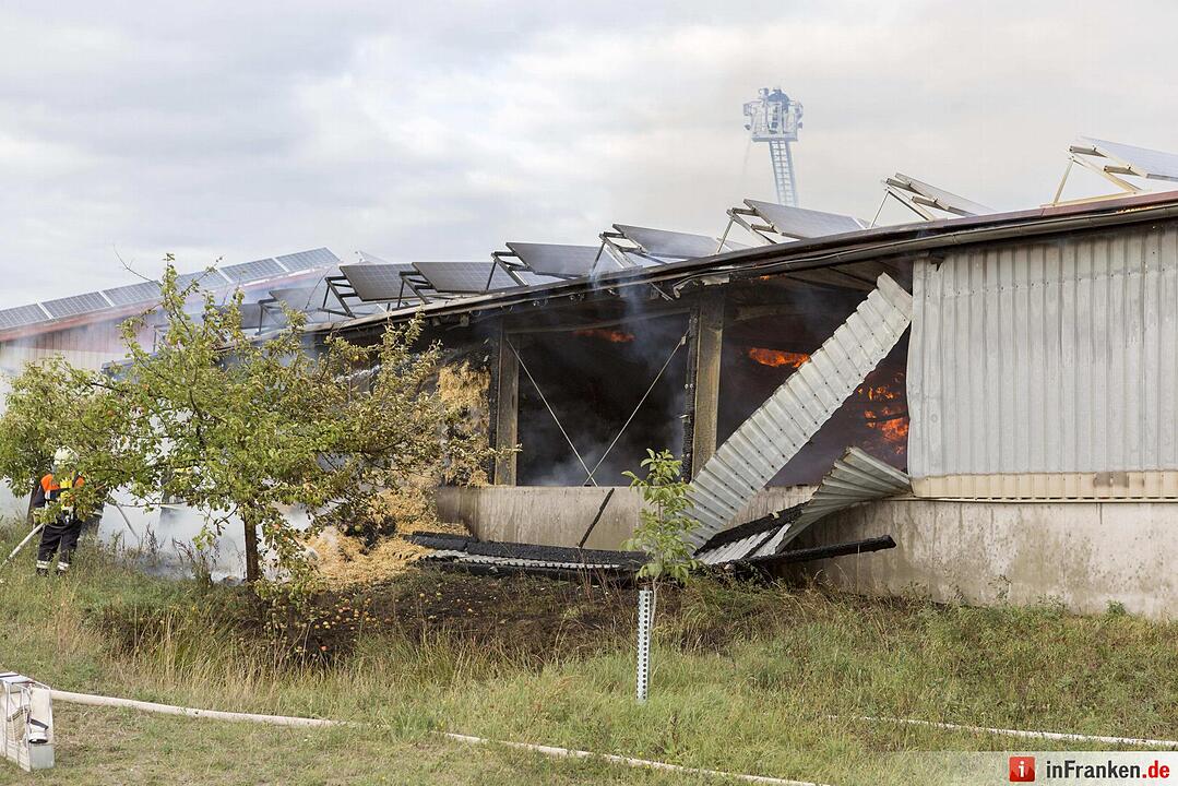 Grossbrand zerstoert Scheune in Puschendorf