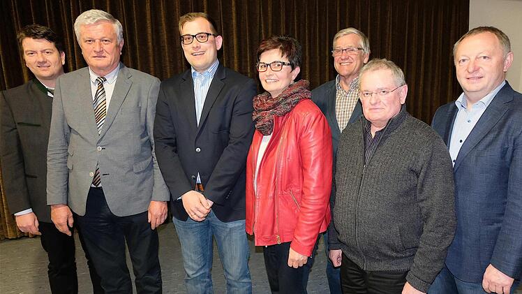 (V.l.): Sandro Kirchner, Dieter Ullrich, Florian Atzmüller, Paula Vogler, Ullrich Seelmann, Theo Busch und Thomas Bold. Es fehlt Otto Winter. Foto: Gerd Schaar