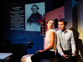 Nähe nur in der Fantasie: Veronika Hörmann und Benjamin Hübner. Henning Rosenbusch