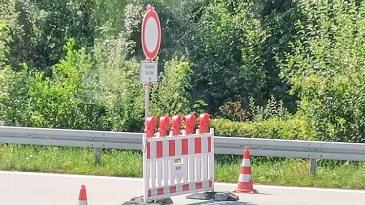 Autobahn, Ausfahrt, Baustelle, Bauarbeiten, Sperrung, Sanierung