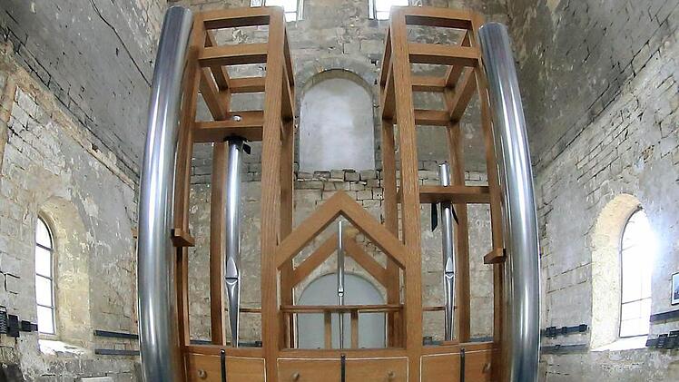 Die Orgel des John-Cage-Orgel-Kunstprojektes erklingt Halberstadt. Beim Projekt "As slow as possible" wird auf einer Orgel ein Stück des Komponisten aufgeführt. Das auf 639 Jahre angelegte Werk ist das langsamste Musikstück der Welt.  Foto: Jens Wolf/dpa