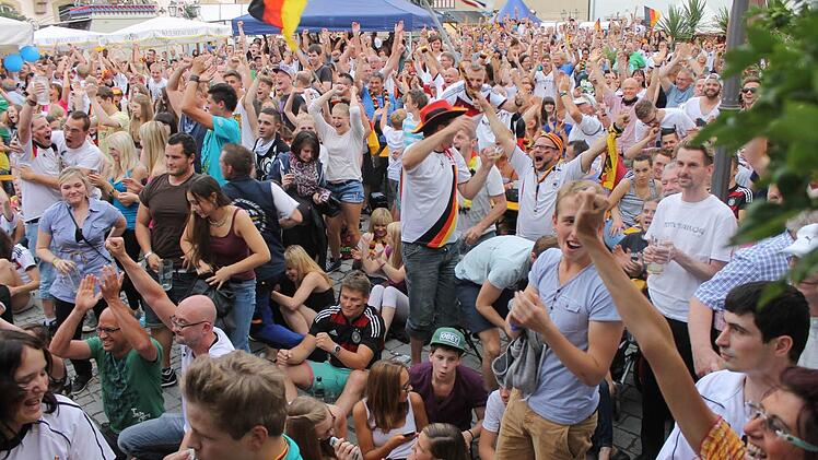 Kulmbach feiert Einzug ins WM-Halbfinale Foto: Markus Roider