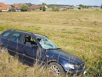 Am Freitagnachmittag hat sich im Kreis Ansbach ein tödlicher Unfall ereignet, bei dem ein Radfahrer noch an der Unfallstelle starb. Foto: NEWS5 / Haag