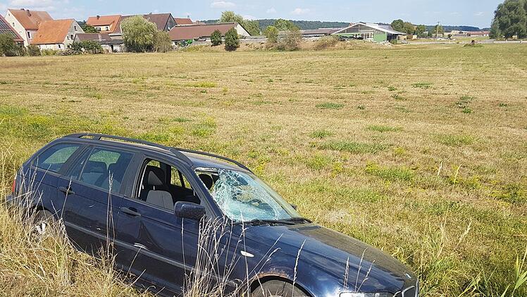 Am Freitagnachmittag hat sich im Kreis Ansbach ein tödlicher Unfall ereignet, bei dem ein Radfahrer noch an der Unfallstelle starb. Foto: NEWS5 / Haag