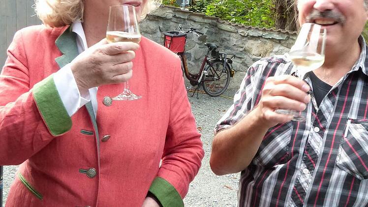 Organisator Werner Herrmann mit Eva Wagner-Pasquier.