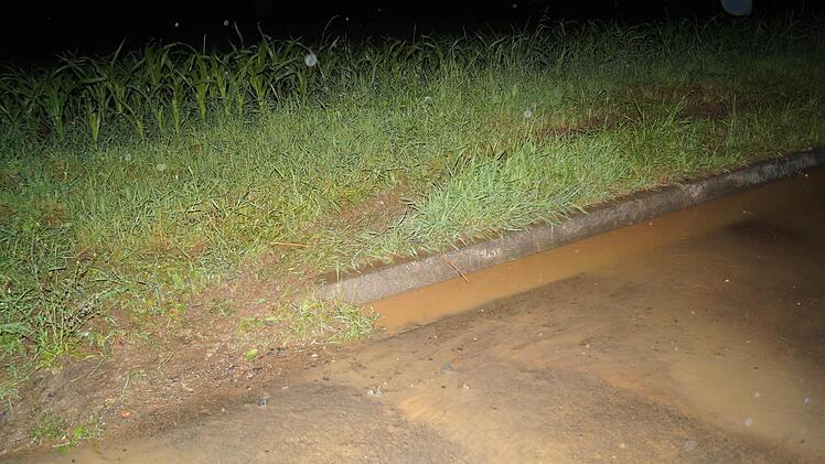 Die Felder oberhalb von Obertheres am Sonntagabend. Foto: Peter Schmieder