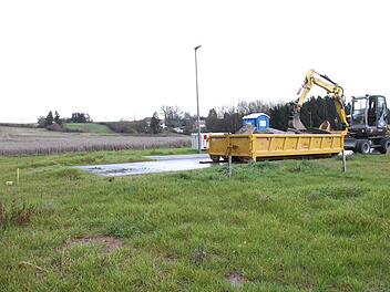 In Lettenreuth hat die Gemeinde sechs Bauplätze erschlossen. In der Bürgerversammlung regte sich Kritik am hohen  Quadratmeterpreis. Gerda Völk
