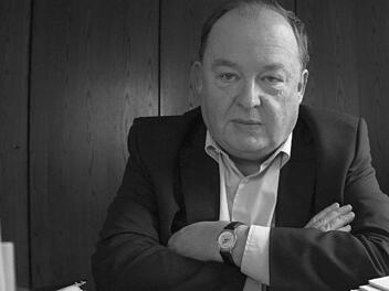 Dieter George nimmt sich Zeit in seinem Büro in Forchheim, über  die Zeit zu sprechen. Foto: Nikolas Pelke