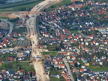 Bick auf die Bahnbaustelle bei Breitengüßbach Foto: Ronald Rinklef