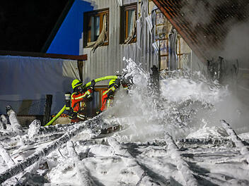Taschendorf: Scheune steht in Flammen