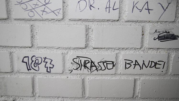 Immer wieder ist "187 Straßenbande" zu lesen.