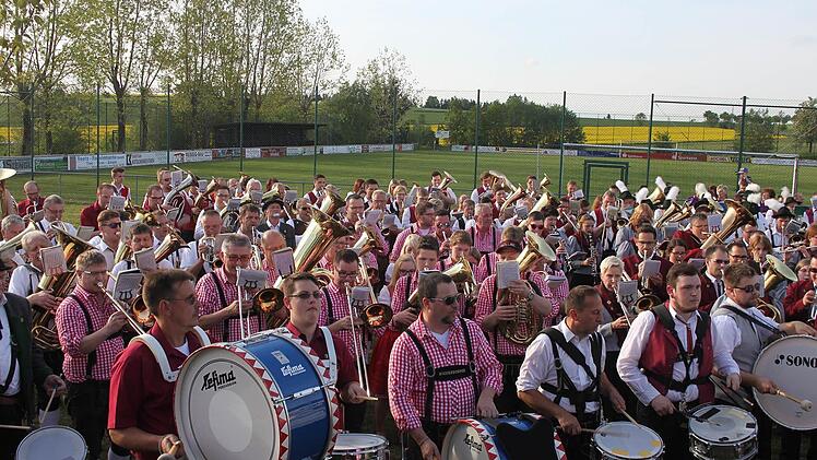 Beim Gemeinschaftschor  Foto: Veronika Schadeck