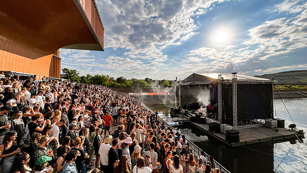 W&uuml;rzburg: Hafensommer 2023 findet mit diesem Programm statt - nur vegetarische Speisen werden angeboten
