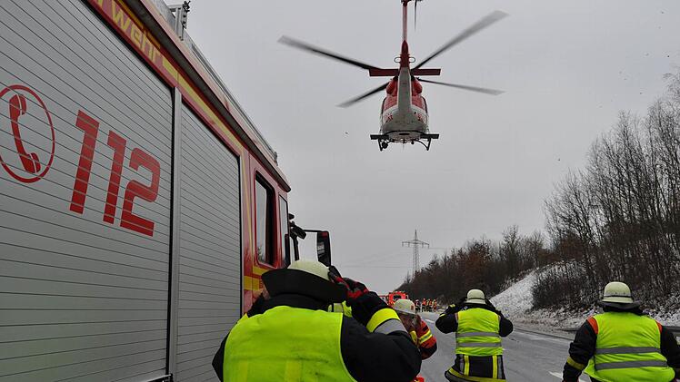 Ein Rettungseinsatz der Feuerwehr, die meist auch mit anderen Hilfsorganisationen zusammenarbeitet. Foto: FFW