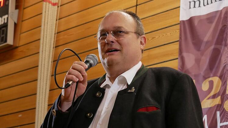 Bei der Podiumsdiskussion Anfang März hatte sich Axel Knauff (SPD) als Kandidat für das Bürgermeisteramt vorgestellt. Es gewann Michael Kastl. Später wurde Axel Knauff vom Stadtrat erneut zum 3. Bürgermeister gewählt. Jetzt führt er die Amtsgeschäfte. Foto: Archiv/Heike Beudert